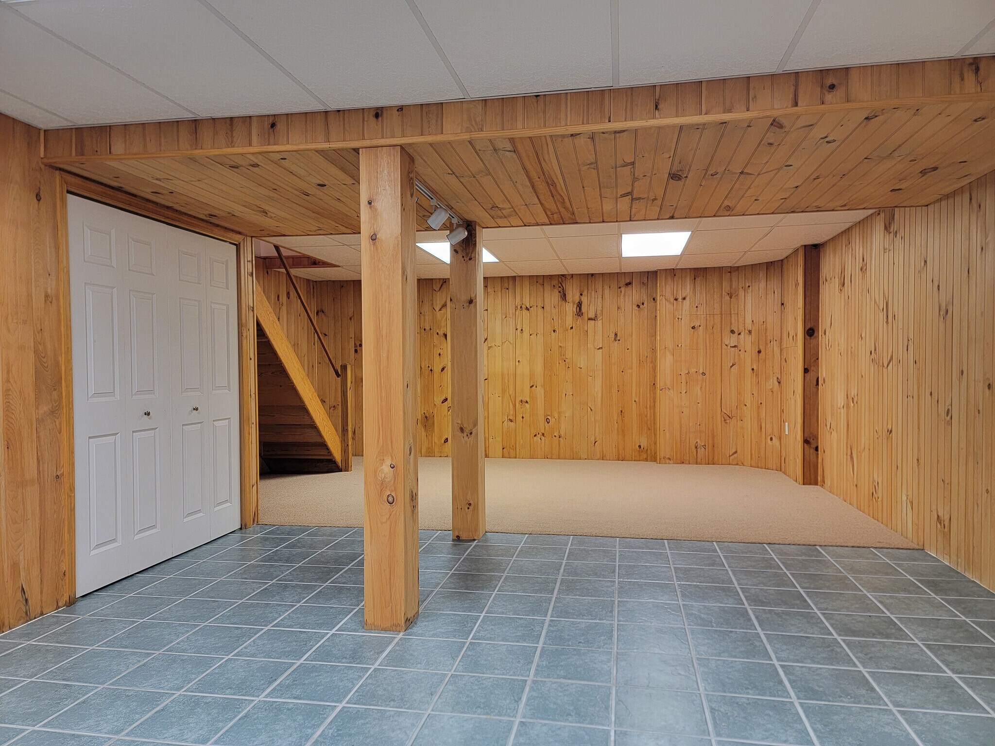 Building Photo - 10 S Whisper Ln