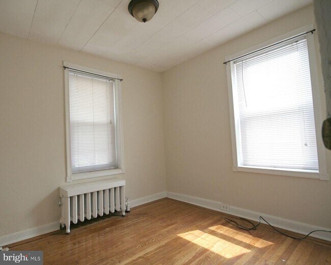 Building Photo - 2343 E Huntingdon St
