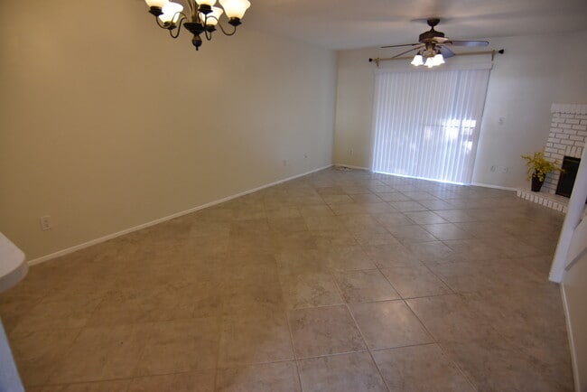 Building Photo - WINTER PARK: Sandlewood Creek Community