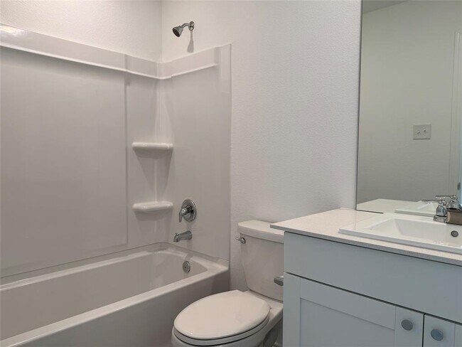 Building Photo - 242 Kings Row Ln