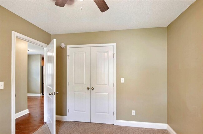 Building Photo - 123 Southwinds Dr
