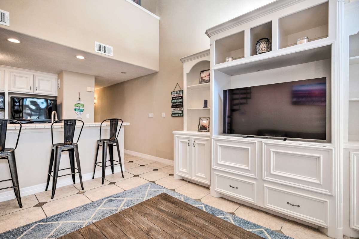 Building Photo - 12500 Melville Dr