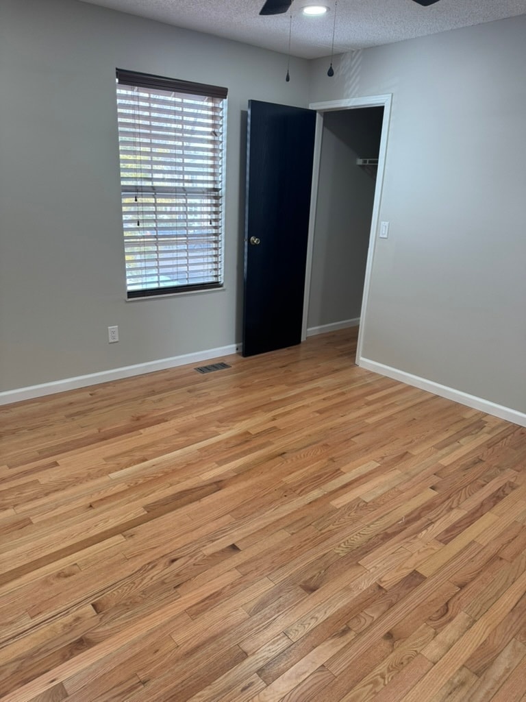 Building Photo - 5161 Singleton Dr