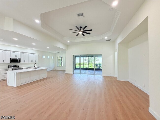 Building Photo - 11001 Sea Tropic Ln