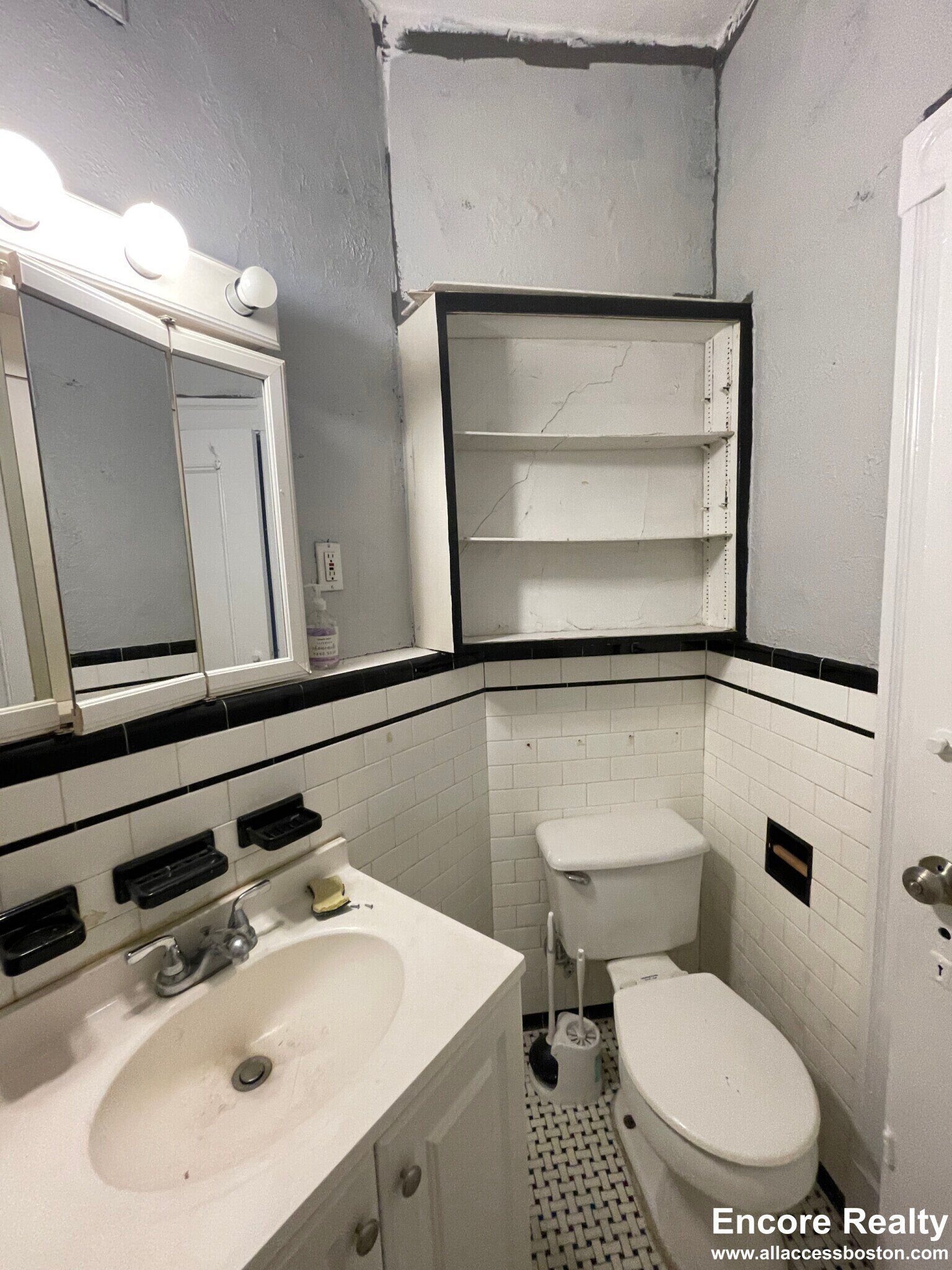 Building Photo - 21 Harris St