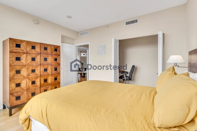 Building Photo - 475 Redwood St