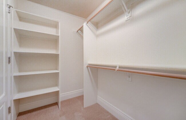 Building Photo - 140 Emerald Estates Ct