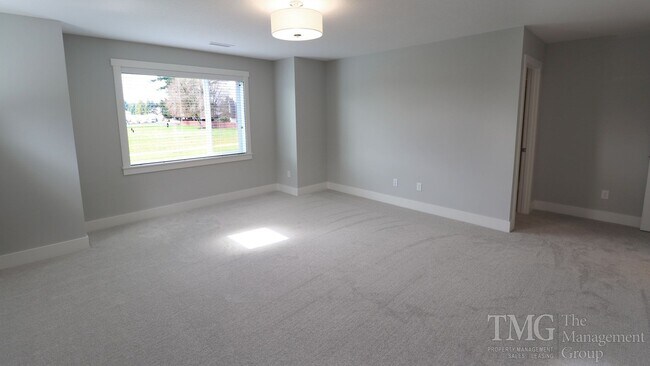 Building Photo - Beautiful 3BD Home in Orchards with Modern, Thoughtful Finishes & a Fenced Yard!