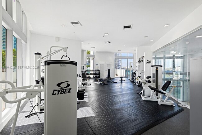 Building Photo - 350 S Miami Ave