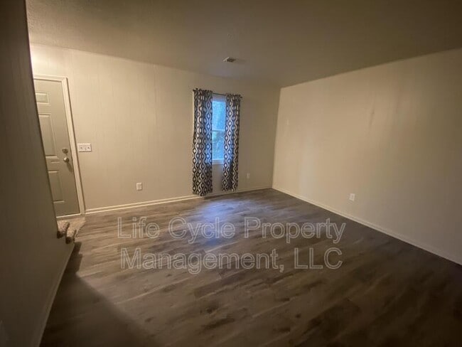 Building Photo - 998 52nd St SE