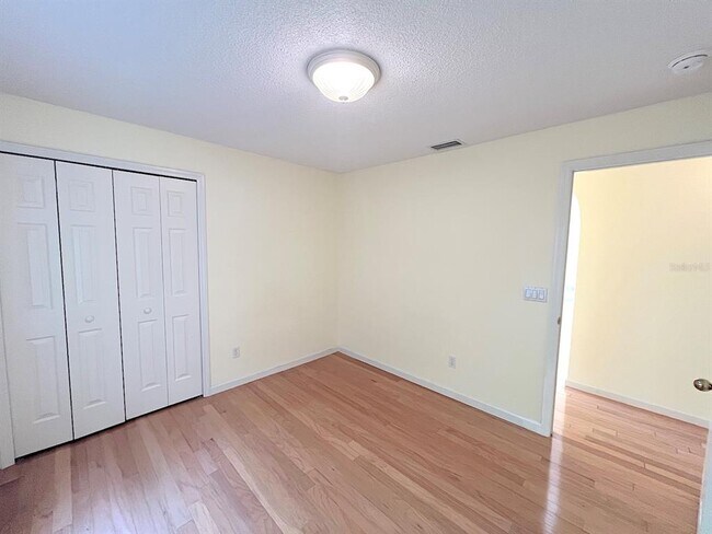 Building Photo - 87 Rose Dr