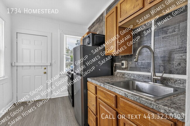Building Photo - 1734 Homestead-