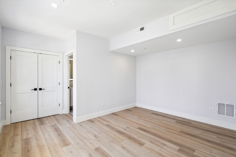 Building Photo - 3439 Lancaster Ave