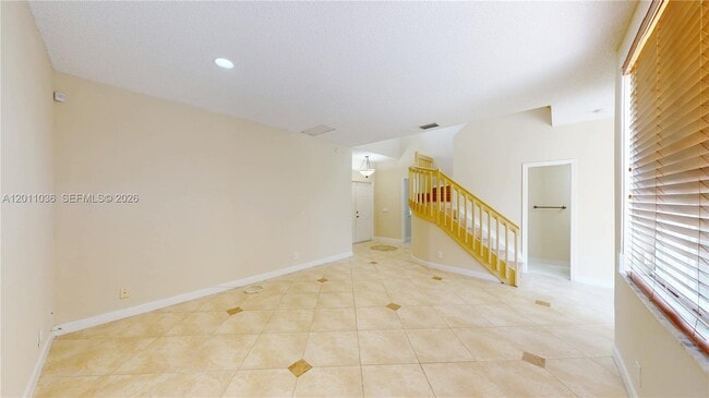 Building Photo - 897 Briar Ridge Rd