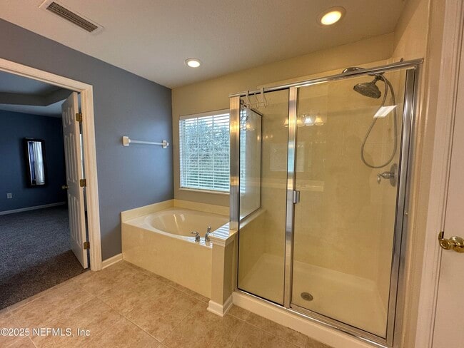 Building Photo - 11197 Castlemain Cir W