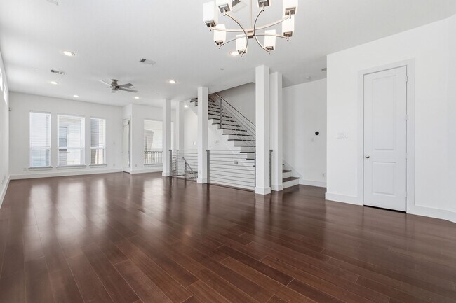 Building Photo - 7239 Laguna Villas