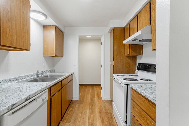 Building Photo - State Duplex - VPM482830S-6