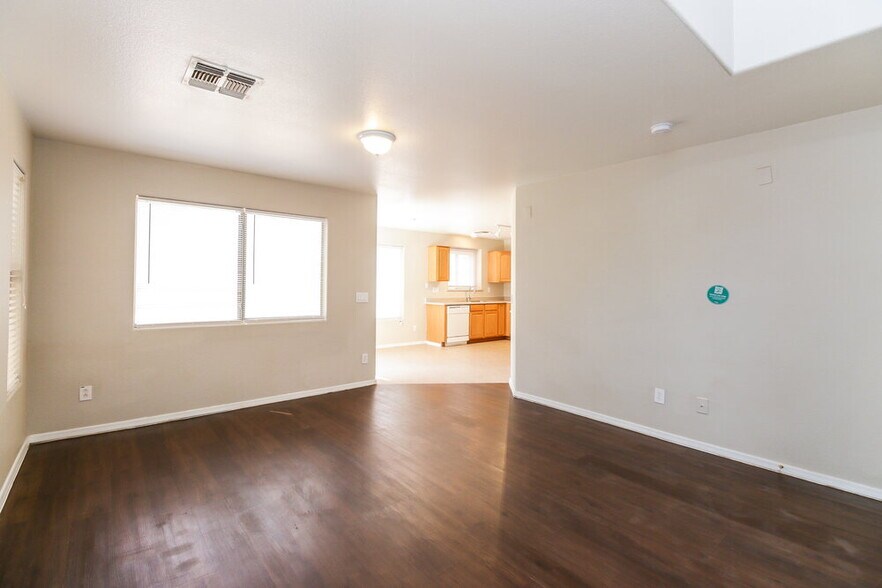 Building Photo - 12925 W Holly St