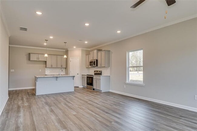 Building Photo - 113 Essence Dr