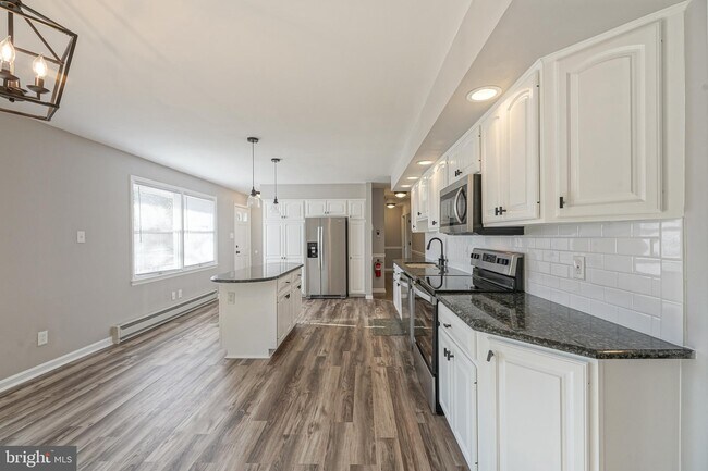 Building Photo - 123 Thies Rd