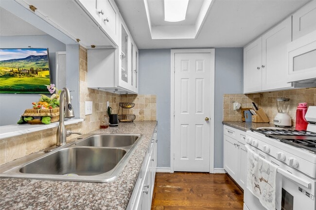 Building Photo - 10730 Filey Ln