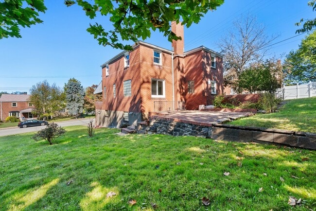 Building Photo - Newly Renovated 3Bd/1.5 Bath Home -- Available NOW!