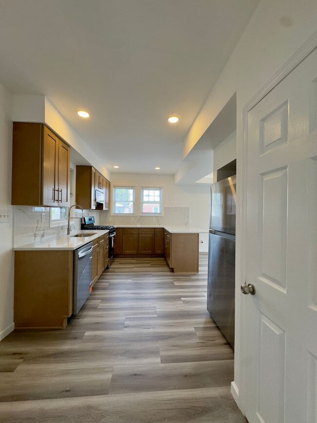 Building Photo - 1108 Elm Ridge Ave