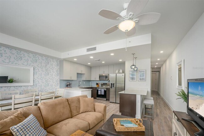 Building Photo - 1703 N Tamiami Trl