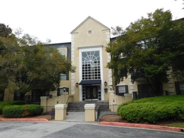 Building Photo - 4115 Pine Heights Dr NE