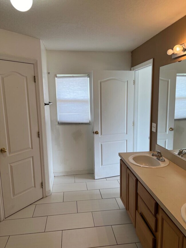 Building Photo - 217 Grouper Ct