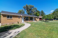 Building Photo - Kiene Donjean