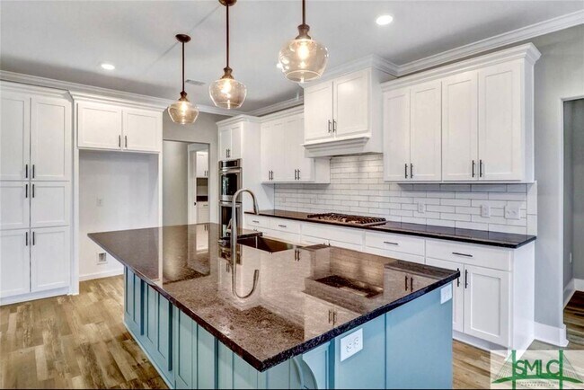 Building Photo - 421 Bear River Dr