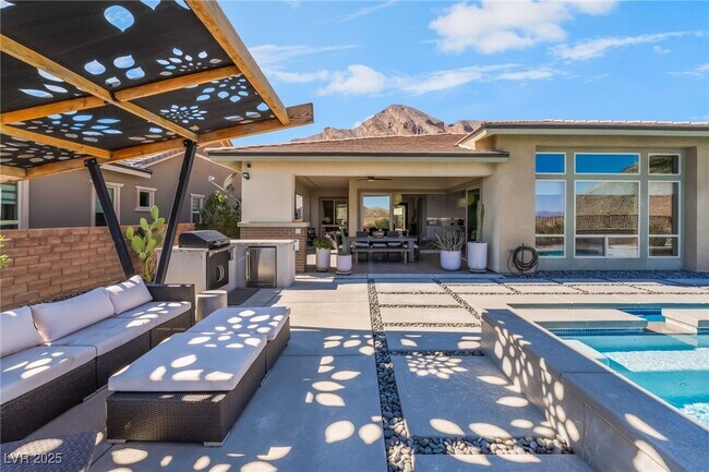 Building Photo - 3120 Greenscape Ln