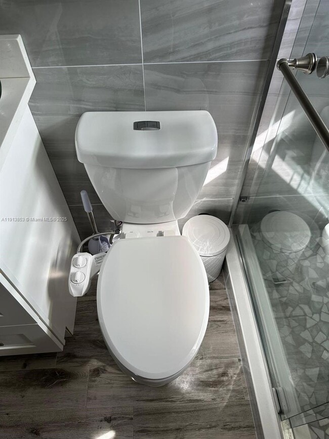 Building Photo - 5169 Lakefront Blvd