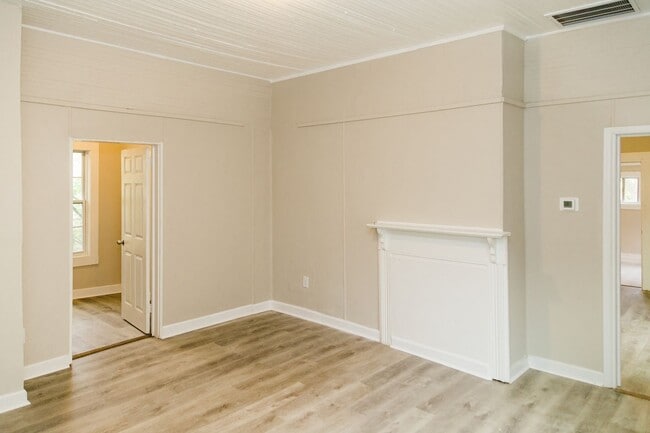 Building Photo - 526 N 17th St