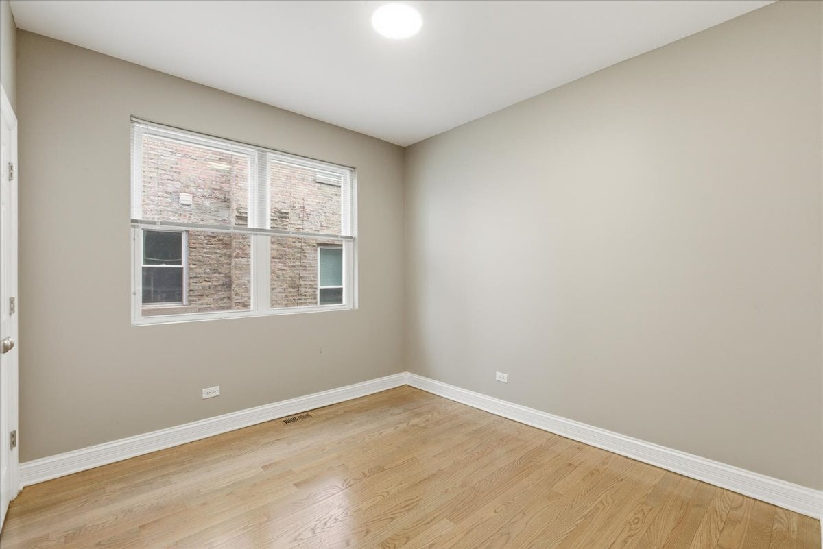 Building Photo - 1048 N Lawndale Ave