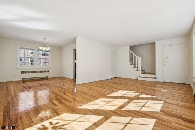 Building Photo - 12 S Mountain Ave