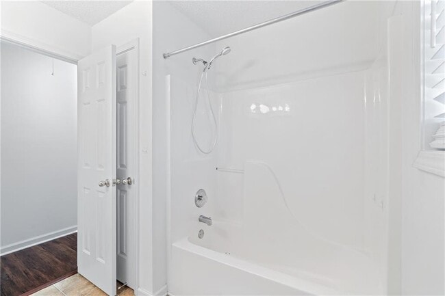 Building Photo - 204 Red Fox Ct