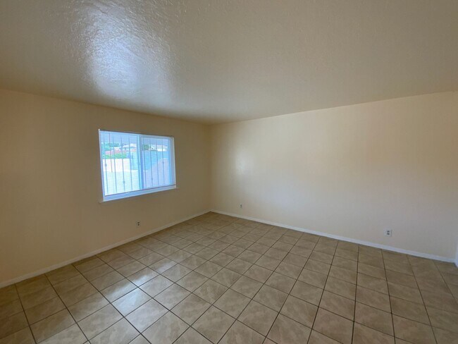 Building Photo - 4 Bedroom Single Story Home Available Near Tramway Blvd NE & Lomas Blvd NE!