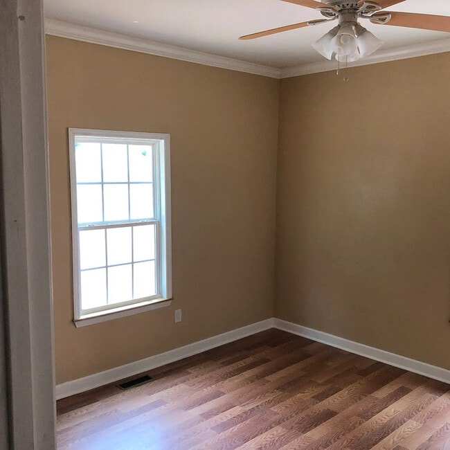 Building Photo - 123 N Norris Dr