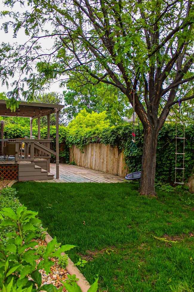 Building Photo - Luxury Ranch-Style Home for Rent in SE For...