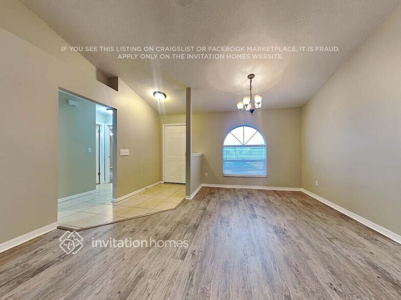 Building Photo - 553 Rapid Falls Dr