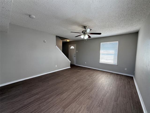 Building Photo - 3907 Emerald Dr