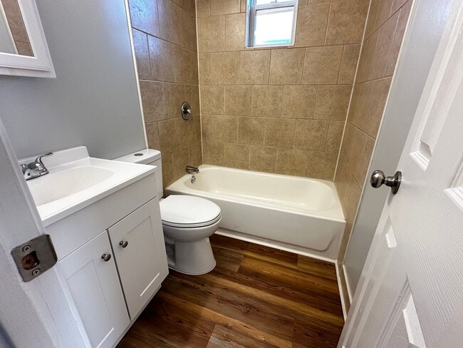 Building Photo - 4632 Hillside Rd SE