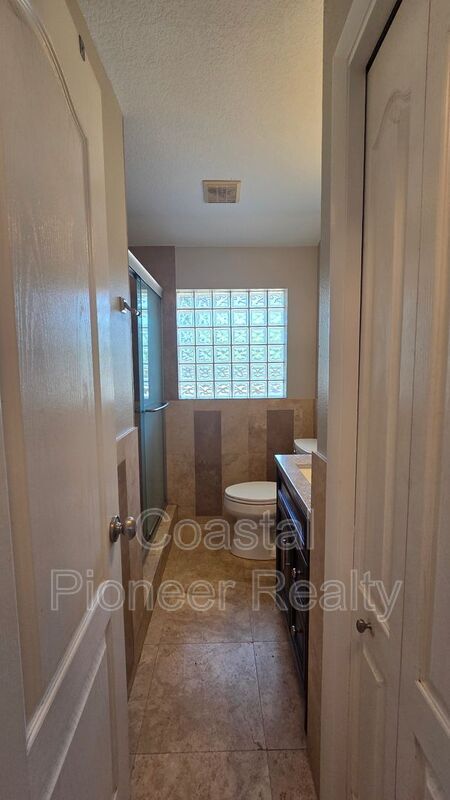 Building Photo - 541 Roanoke St