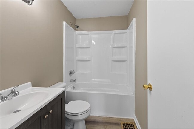 Building Photo - 4721 E 16th St