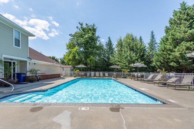 Pool - Rio Hill Apartments
