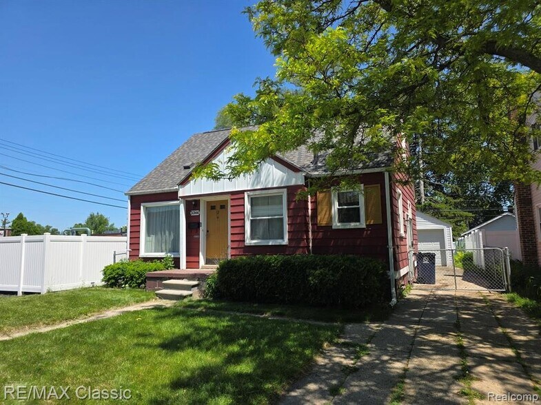 Building Photo - 3366 Ellwood Ave