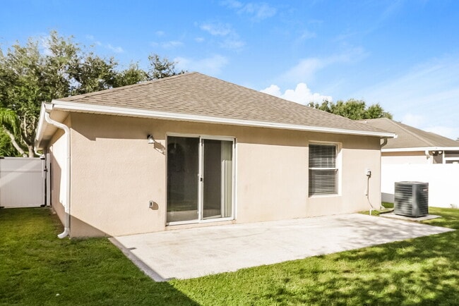 Building Photo - 17047 Ongar Ct