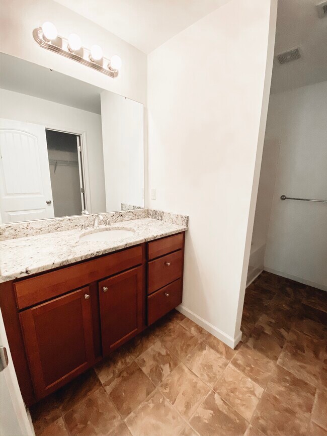 Building Photo - 133 Flatview Way
